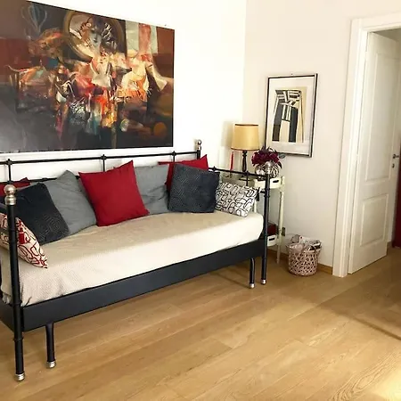 Artistic Park Apartment